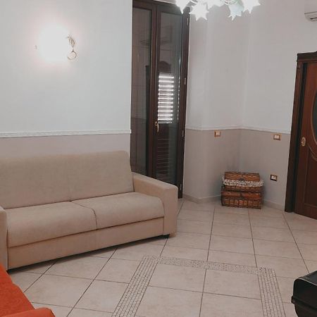 La Casa Di Mamma Apartment เนเปิลส์ ห้อง รูปภาพ