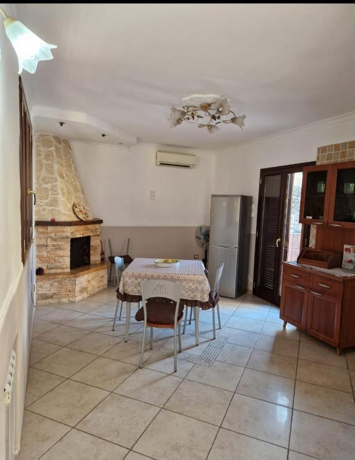 La Casa Di Mamma Apartment เนเปิลส์ ภายนอก รูปภาพ